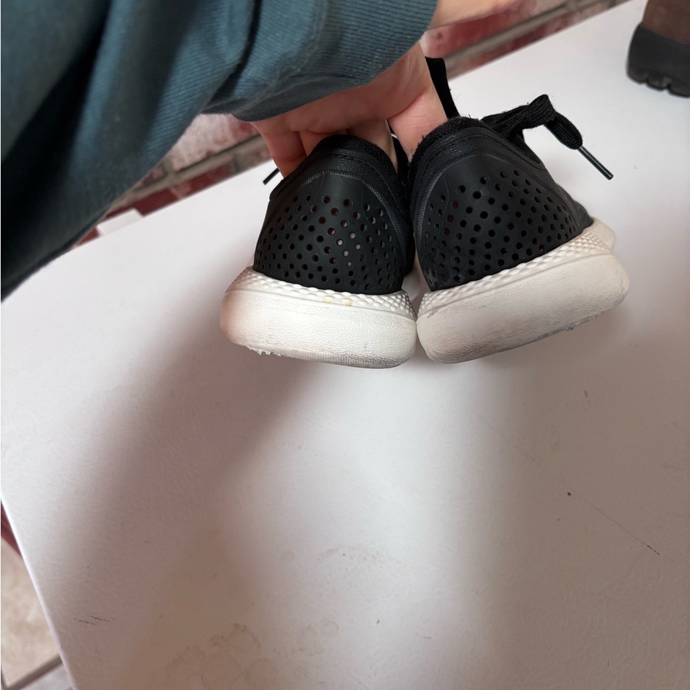 Crocs - Picture 2 of 5